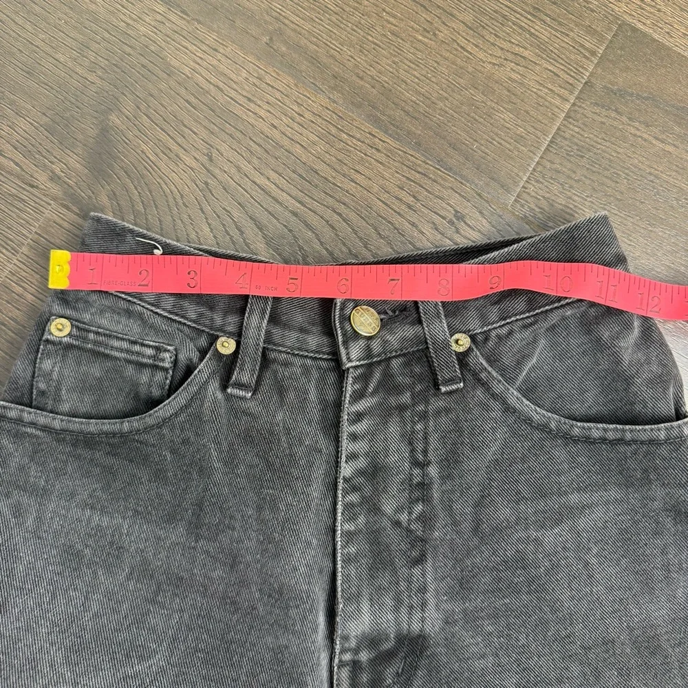 Guess High Rise Women’s Jeans in Washed Black - Picture 9 of 10